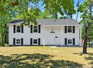 524 Waterbury Dr, Fayetteville, NC 28311