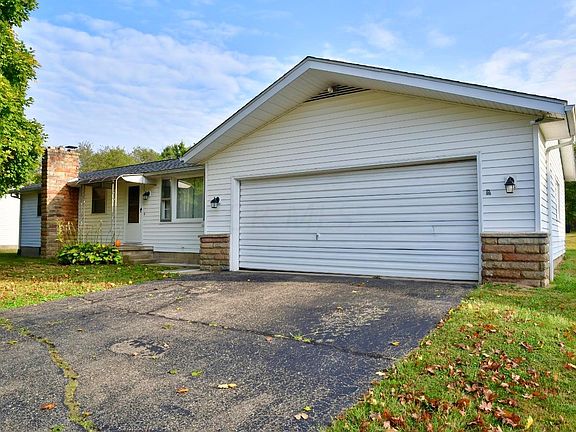 3rd image of 2510 Pinkerton Ln