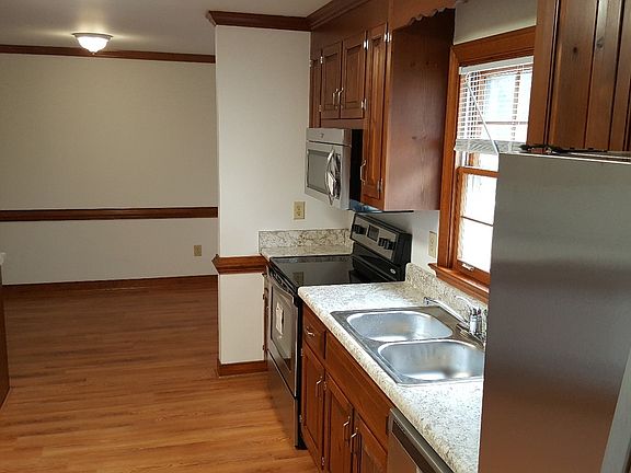 4th image of 8396 McFaye Ave