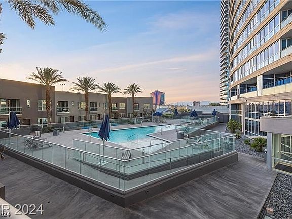 3rd image of 4575 Dean Martin Dr Unit 305