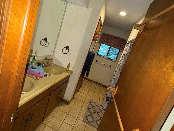 5th image of 220 Panther Blvd