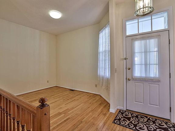 5th image of 886 Southmeadow Cir