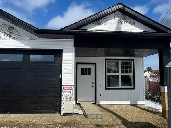 5463 S 55th Ave #7, Lacombe, AB T4L 1M1