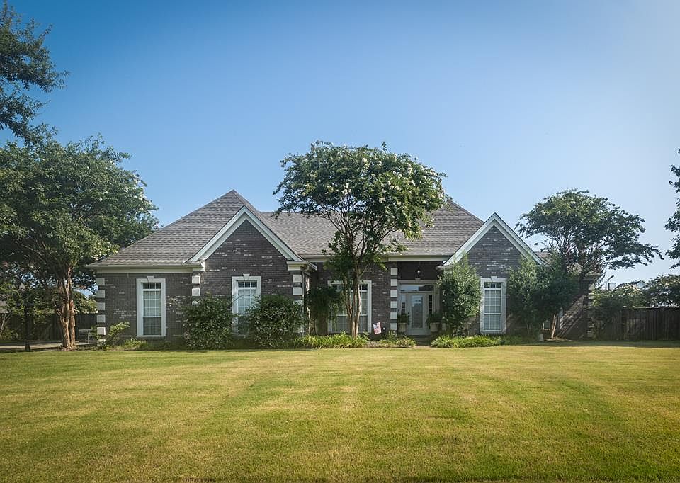 1st image of 253 Blair Dr