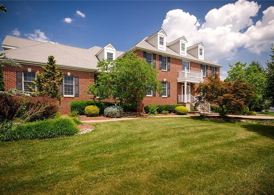 1st image of 55 Woodland Dr