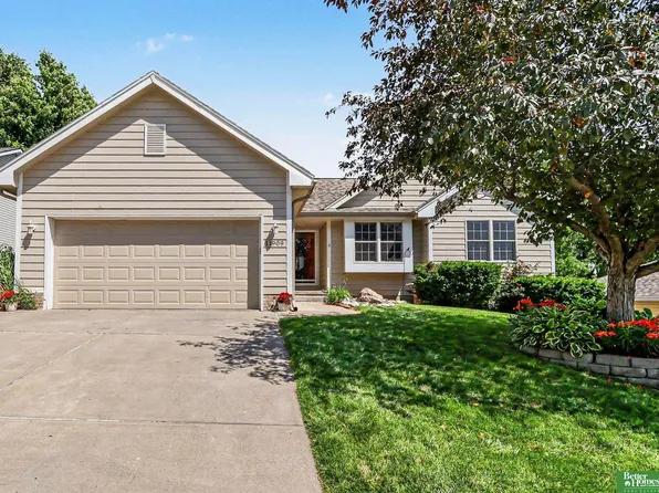 11909 N 159th St, Bennington, NE 68007