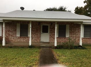 711 Airline Dr, Uvalde, TX 78801