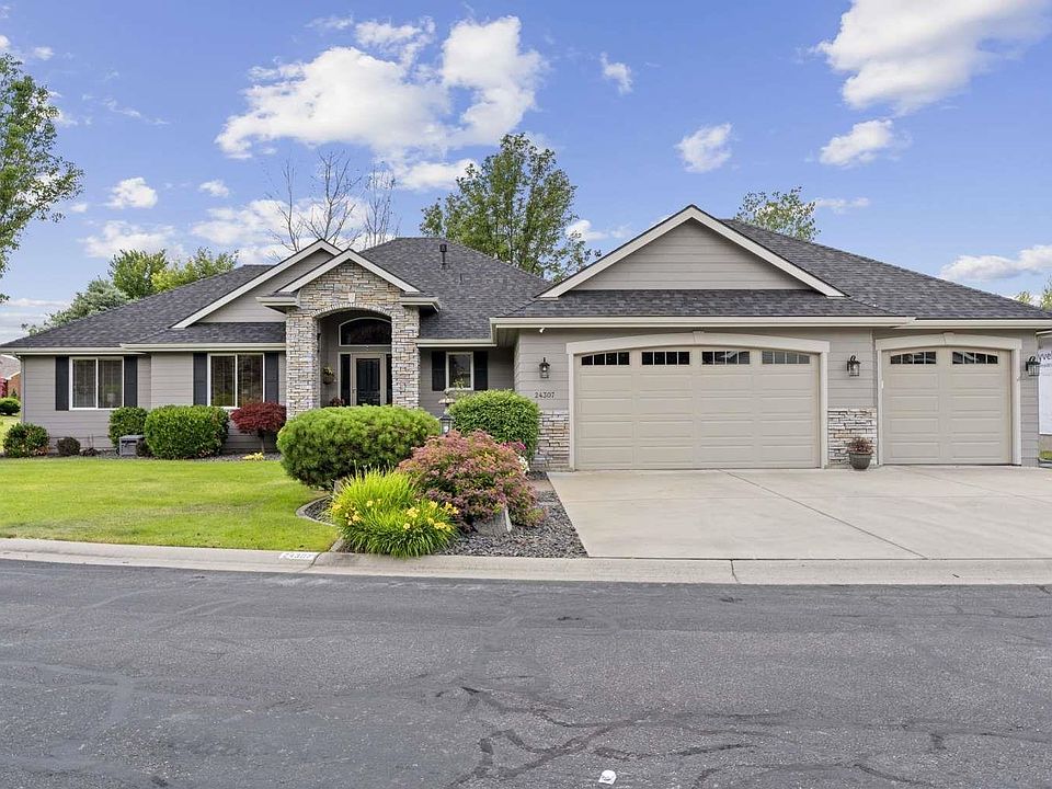 1st image of 24307 E Pinehurst Ln