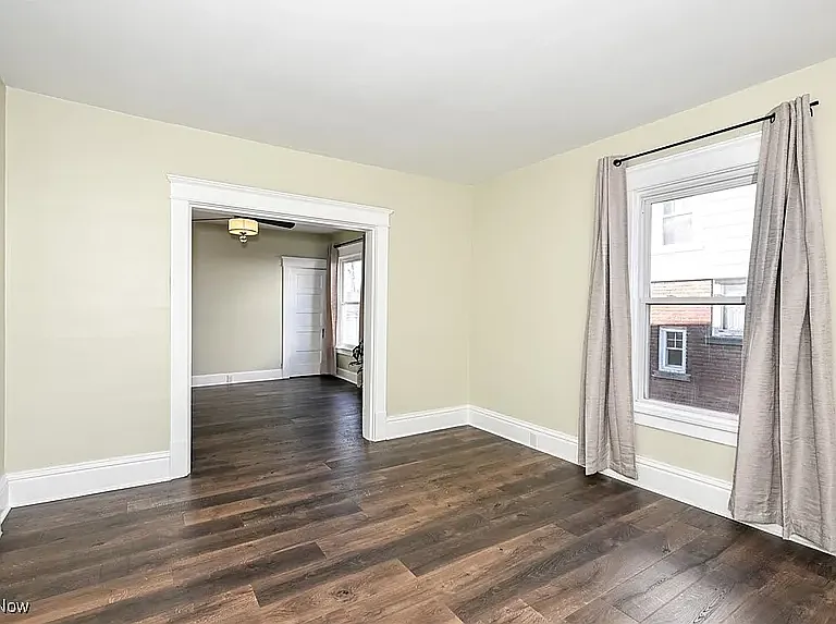 204 W Summit St — Photo 11