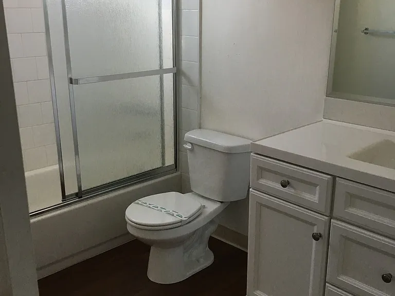 Coach House Apartments — Photo 2