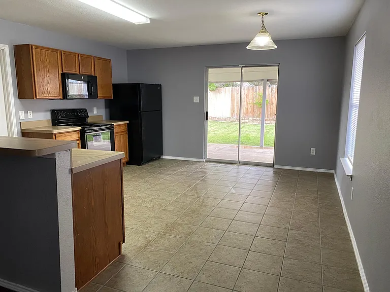5622 Hunters Bend Ln — Photo 11