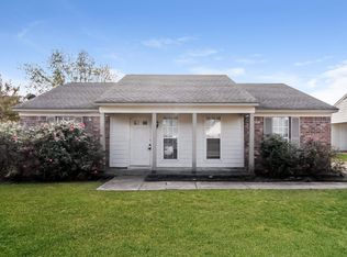 10737 Oak Leaf Dr, Olive Branch, MS 38654