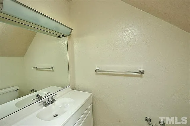 2305 Champion Ct — Photo 10