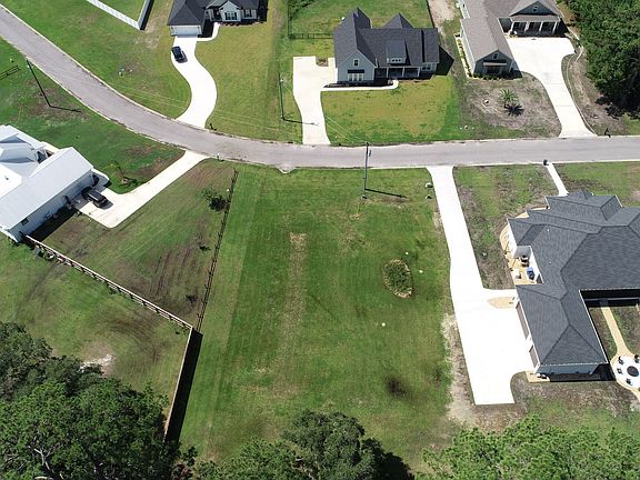 2nd image of 1131 River Oaks Rd