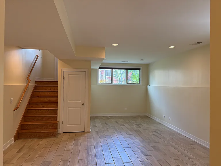 1110 N Christiana Ave — Photo 9