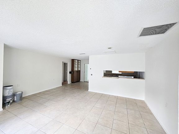 3rd image of 3836 Atlantic Blvd