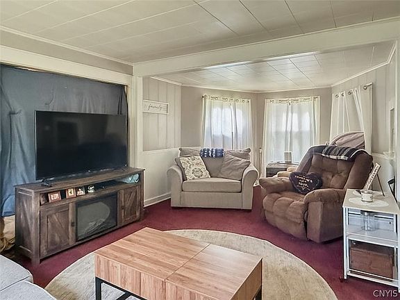 5th image of 834 Rowlee Rd