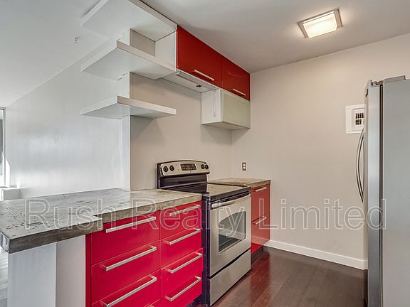 4th image of 1050 N Corona St APT 205