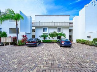 586 Beachwalk Cir #O-205, Naples, FL 34108