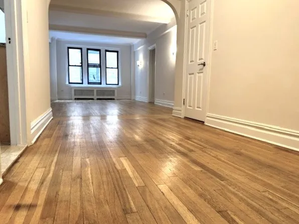 405 East 54th Street image 1 of 15