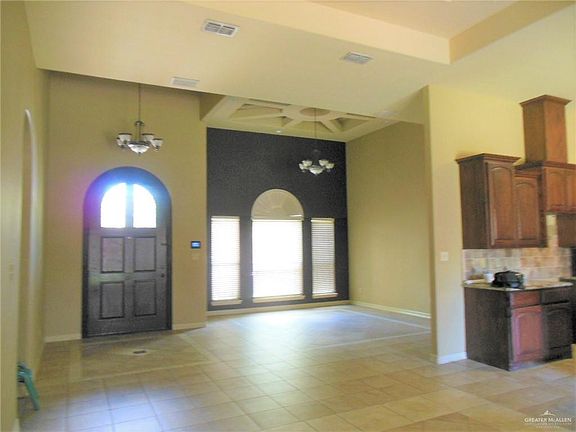 4th image of 1305 W Regal Dr