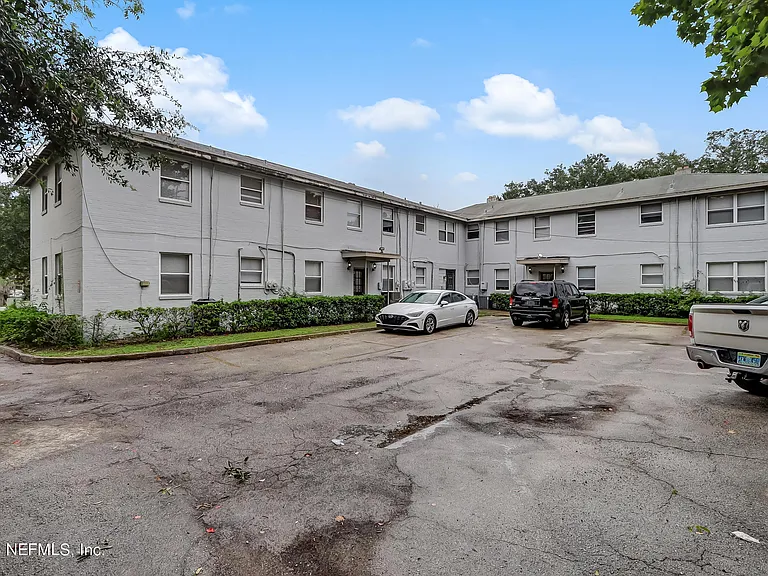 2358 Herschel St #1 — Photo 22