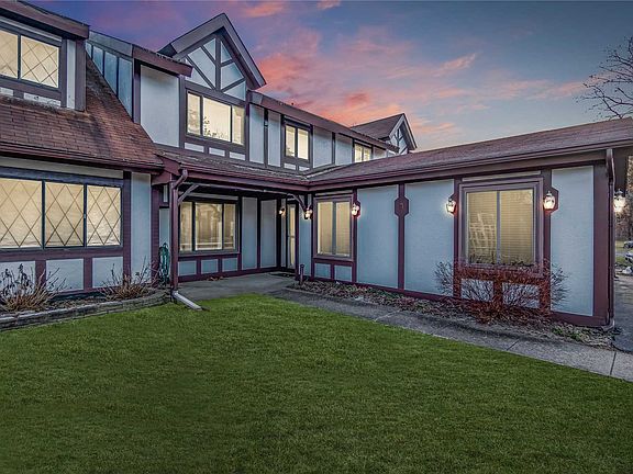 2nd image of 16 Amesworth Ct