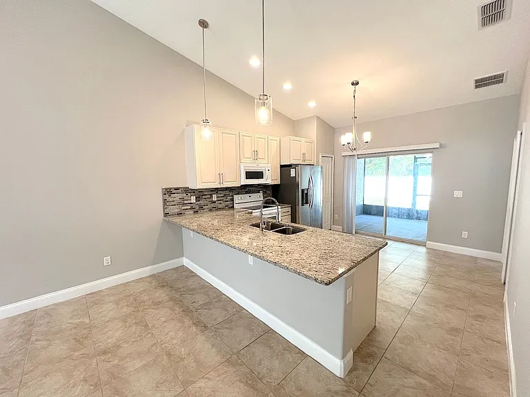 80 Buttonworth Dr #B — Photo 13