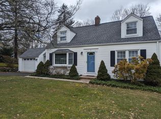 9 Topstone Dr, Danbury, CT 06810