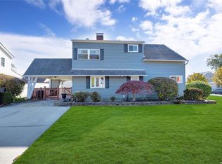 72 Horn Ln, Levittown, NY 11756