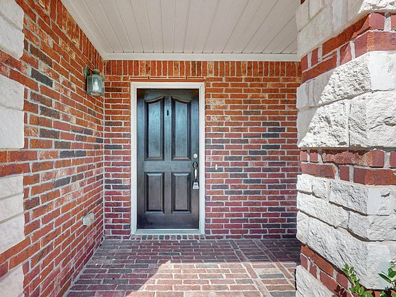 2nd image of 3504 Hornbeam St