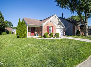 9709 River Oak Ln E, Fishers, IN 46038