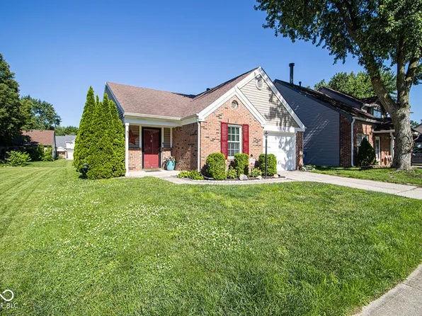 9709 River Oak Ln E, Fishers, IN 46038