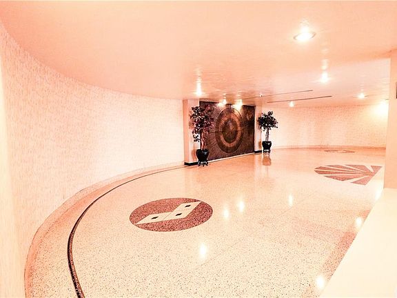 3rd image of 610 Waring Ave APT 4S