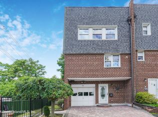26 Yacht Club Cv, Staten Island, NY 10308
