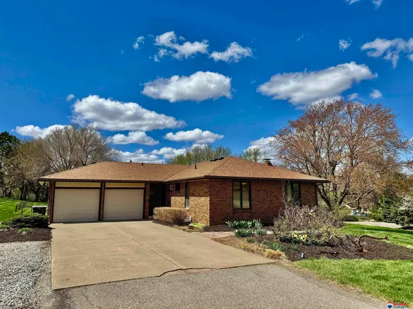1221 Piper Way, Lincoln, NE 68527