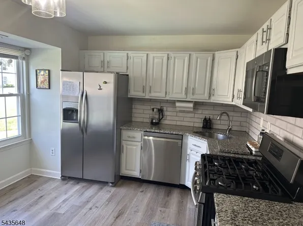 14 Albury Way, North Brunswick Twp., NJ 08902