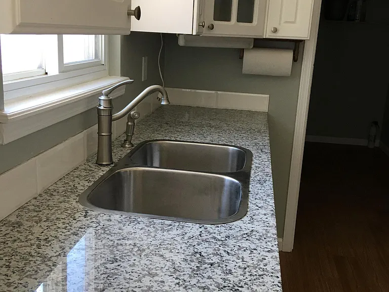 11920 Brentwood Hills Blvd NE — Photo 2