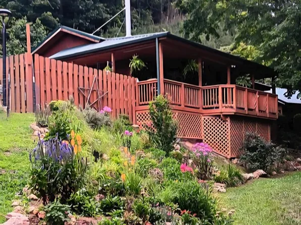 229 Smokey Run Rd, Tellico Plains, TN 37385