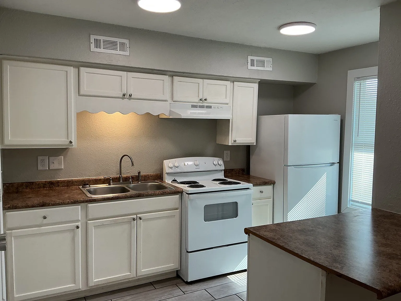 1 bed, 665 sqft, $875 — Photo 2
