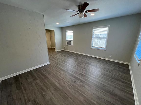 5th image of 218 Hoffman Street