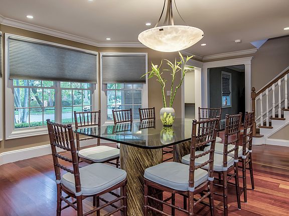 3rd image of 10 Wildwood Ln