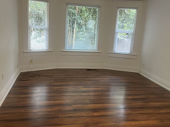 3rd image of 1426 W 7th St
