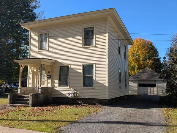 23 Box St, Pulaski, NY 13142