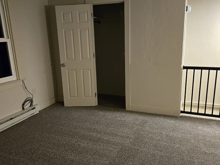 524 Spruce St #4 — Photo 8