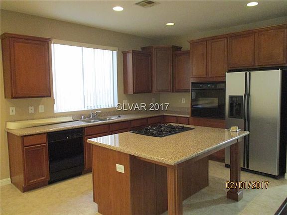 3rd image of 556 Tecate Valley St #0