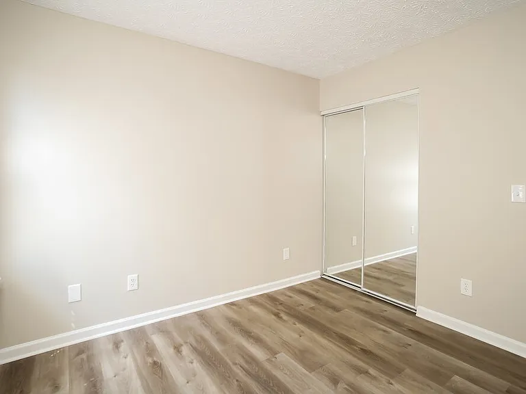 136 Oak Grove Pl — Photo 16