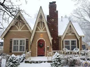 1830 SW Pembroke Ln, Topeka, KS 66604