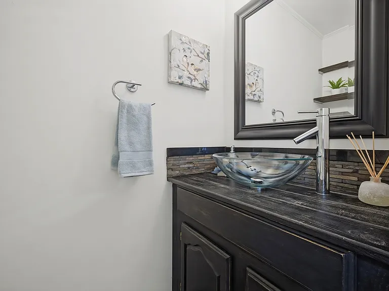 724 Yorkshire Dr — Photo 19