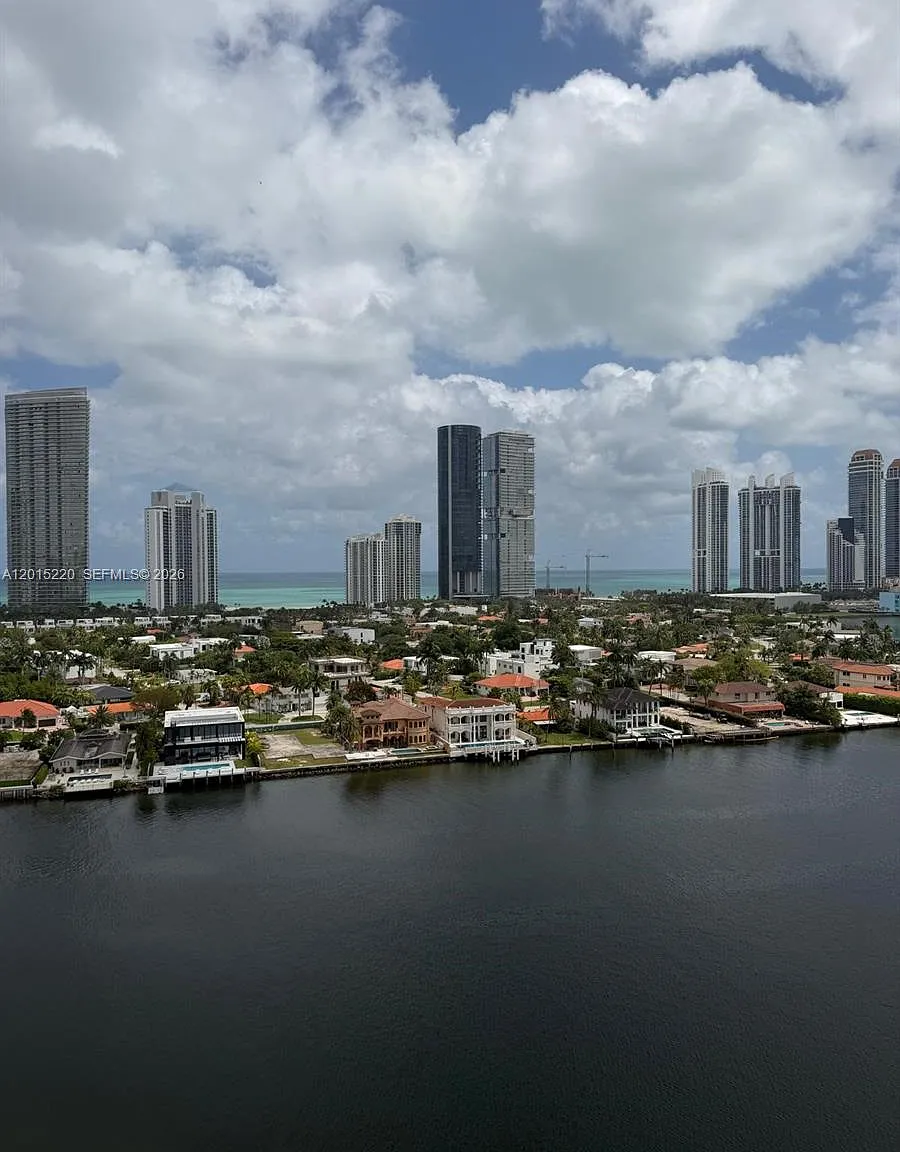 Mystic Pointe Condo No Th — Photo 1